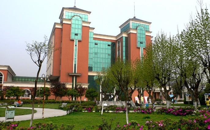 学校芭乐视频官网下载在线播放设备