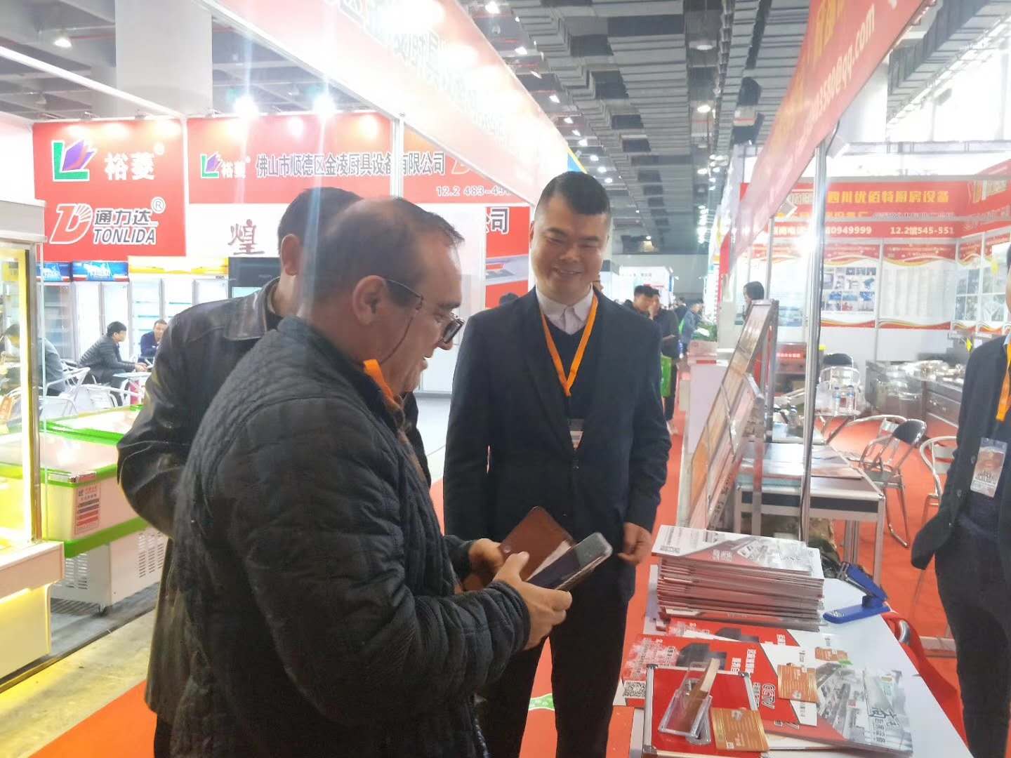 芭乐APP下载污25届广州酒店芭乐视频官网下载在线播放设备中展芭乐视频官网下载在线播放油烟净化一体机照片3