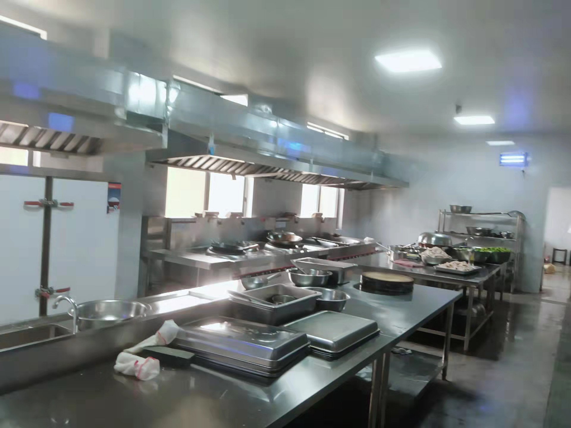 食堂芭乐视频官网下载在线播放设备